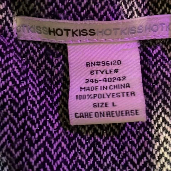 Classic black and grey coat. Missing one button - Picture 4 of 8